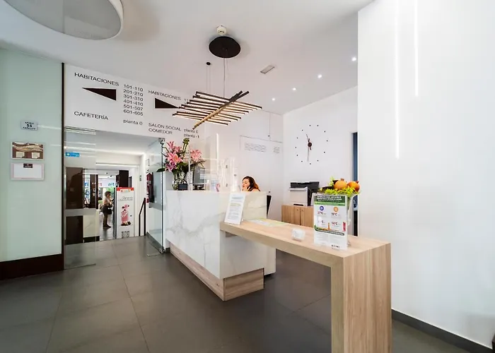 فندق Montesol 3*